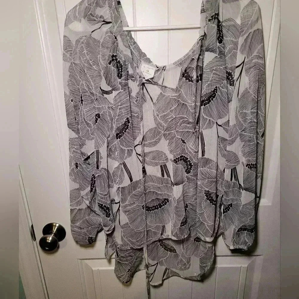 By together collection sheer v neck size S/M